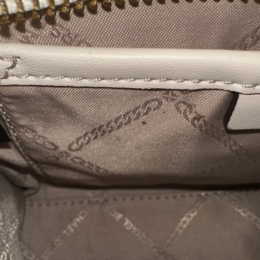 Price Drop ⬇️ Michael Kors Ivory Small Crossbody Bag - Picture 11 of 14